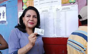 Elecciones 2020: Ministra Gloria Montenegro acudió a votar en Trujillo
