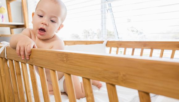 Cuna con barandas: ¿Por qué son peligrosas para un bebé?