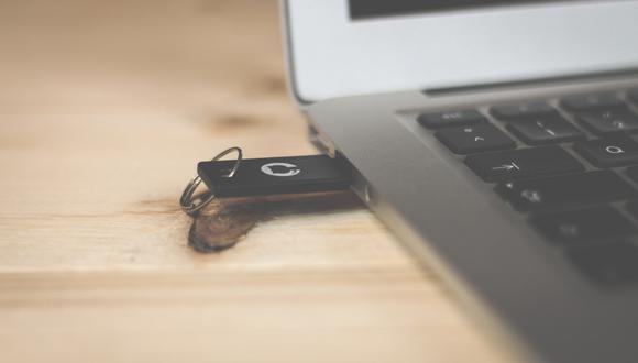 Los dispositivos USB siguen siendo un medio muy usado en incidentes de ciberseguridad. (Foto: Brina Blum/Unsplash)