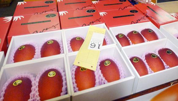 Japón: Subastan dos mangos por precio récord de 2.000 dólares