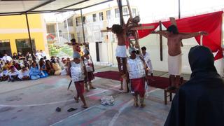 Semana Santa: cien reclusos escenificaron Vía Crucis [FOTOS]