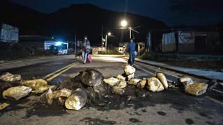 Tensión en Quillabamba: Auto cae al río cerca de piquete