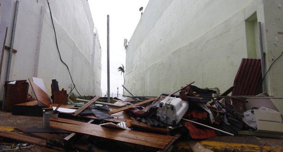 Trece personas murieron y unas 700 han sido rescatadas por autoridades luego del devastador paso el miércoles del huracán María por Puerto Rico. (Foto: EFE)