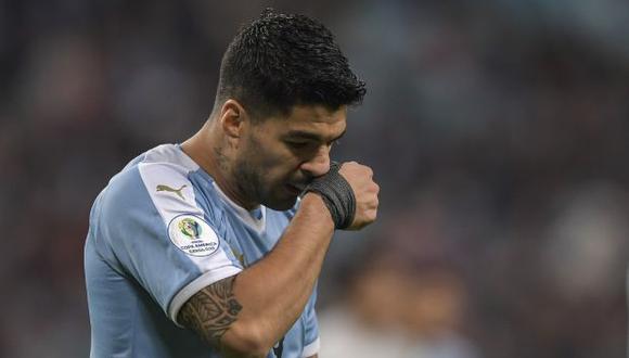 Luis Suárez sumó dos conquistas con la selección de Uruguay en lo que va de la Copa América este jueves, tras anotarle a Japón de penal en Porto Alegre. (Foto: AFP)