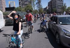 Miles de ciclistas se manifiestan en Chile para poner fin a Constitución de Pinochet | FOTOS