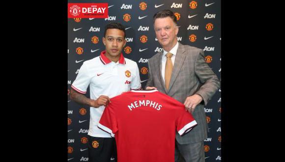 Manchester United completó fichaje del delantero holandés Depay