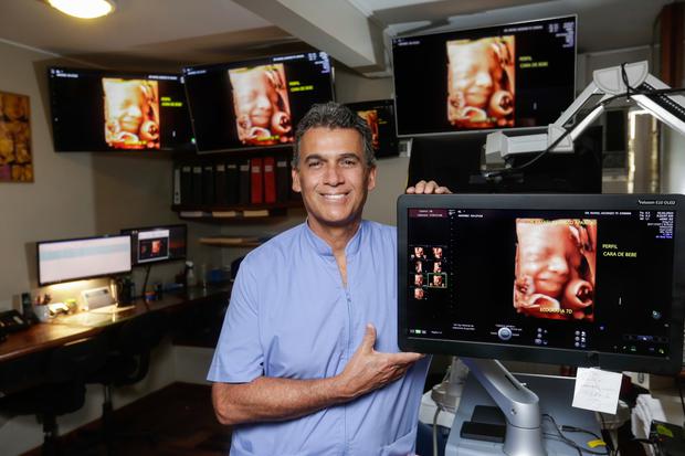 Dr. Rafael Asenzo is one of the pioneers in the use of 7D technology in Peru.  (Photo: Miraflores Clinic)