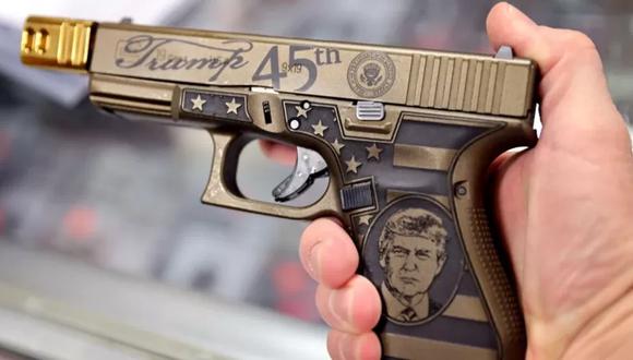 Una pistola con la imagen de Donald Trump. (Getty Images).