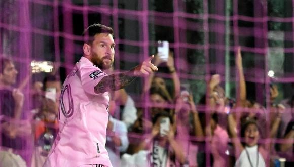 Inter Miami's Argentine forward Lionel Messi celebrates scoring his team's first goal during the round of 32 Leagues Cup football match between Inter Miami CF and Orlando City SC at DRV PNK Stadium in Fort Lauderdale, Florida, on August 2, 2023. (Photo by GIORGIO VIERA / AFP)