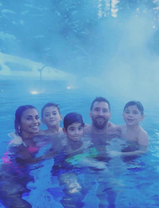 Lionel Messi y toda su familia en Los Alpes.