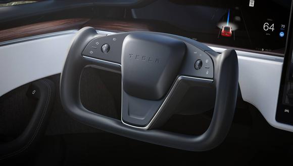 El volante tipo yoke de Tesla es odiado por ser incómodo para hacer giros muy cerrados