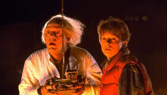 "Volver al futuro" es considerada una de las películas más icónicas del género de ciencia ficción. Con Christopher Lloyd y  Michael J. Fox, abrió las puertas a los viajes en el tiempo en el cine (Foto: Universal Pictures)