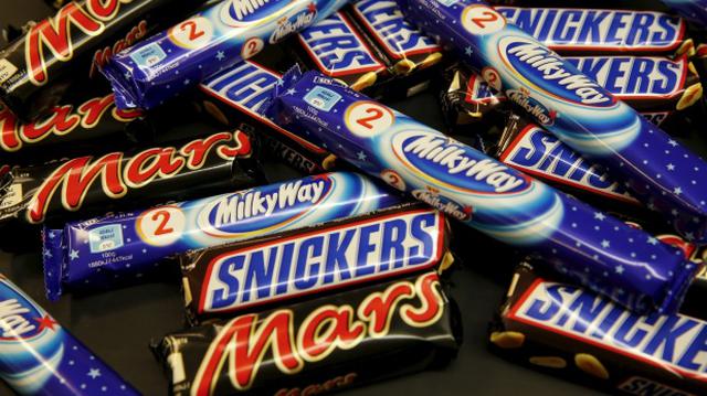 ¿Cómo se filtró plástico en los Snickers y otros chocolates?