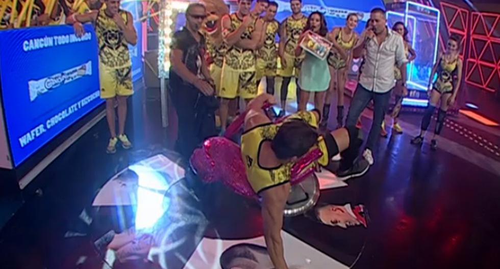 Ignacio Baladán cayó de silla giratoria durante competencia, generando las risas de todos en Esto es Guerra. (Foto: Captura América TV)