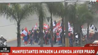 San Borja: ciudadanos protestan en la Av. Javier Prado luego de la asunción de mando del presidente Pedro Castillo
