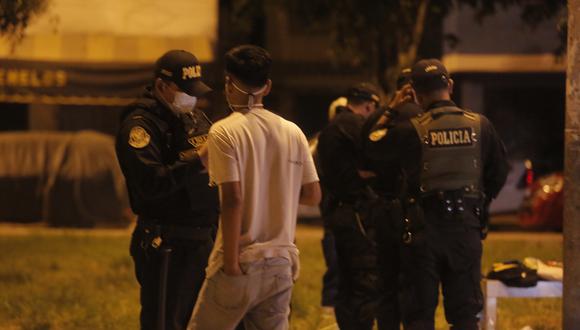 El toque de queda debía aplciarse desde este miércoles, 7 de diciembre, en el horario de 10 p.m. a 4 a.m.. (Foto referencial: César Grados /GEC)