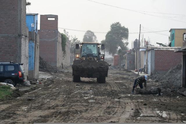 Lima realiza limpieza de vías afectadas por inundaciones - 5