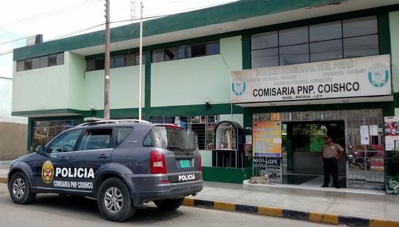 Agentes de la comisaría de Coishco detuvieron al presunto agresor sexual en las inmediaciones de la dependencia policial. (Foto: Laura Urbina)