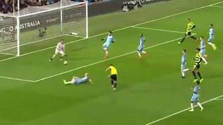 Claudio Bravo recibió este bochornoso gol con Manchester City