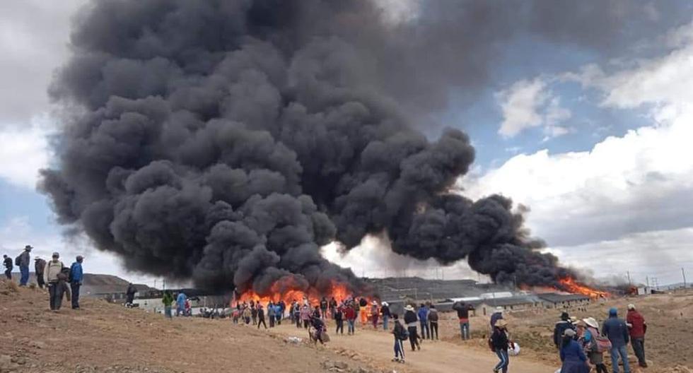 Instantes en que las instalaciones de Apumayo estuvieron bajo ataque de los manifestantes. La fiscalía investiga a los responsables de estos actos delincuenciales. (Foto: Apumayo)