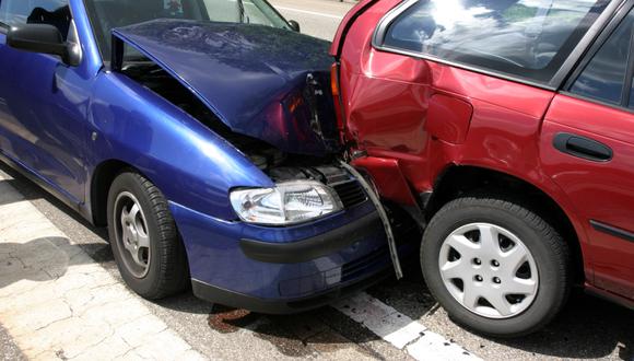 Accidentes de tránsito: uso de dispositivos móviles es la principal causa, según el Touring