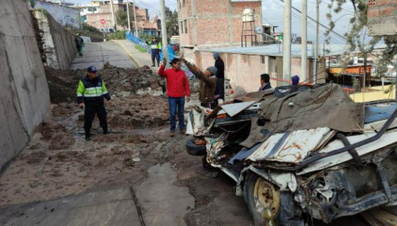 El desborde de una torrentera causó diversos daños en el distrito de Paucarpata, en Arequipa | Foto: Zenaida Condori / El Comercio