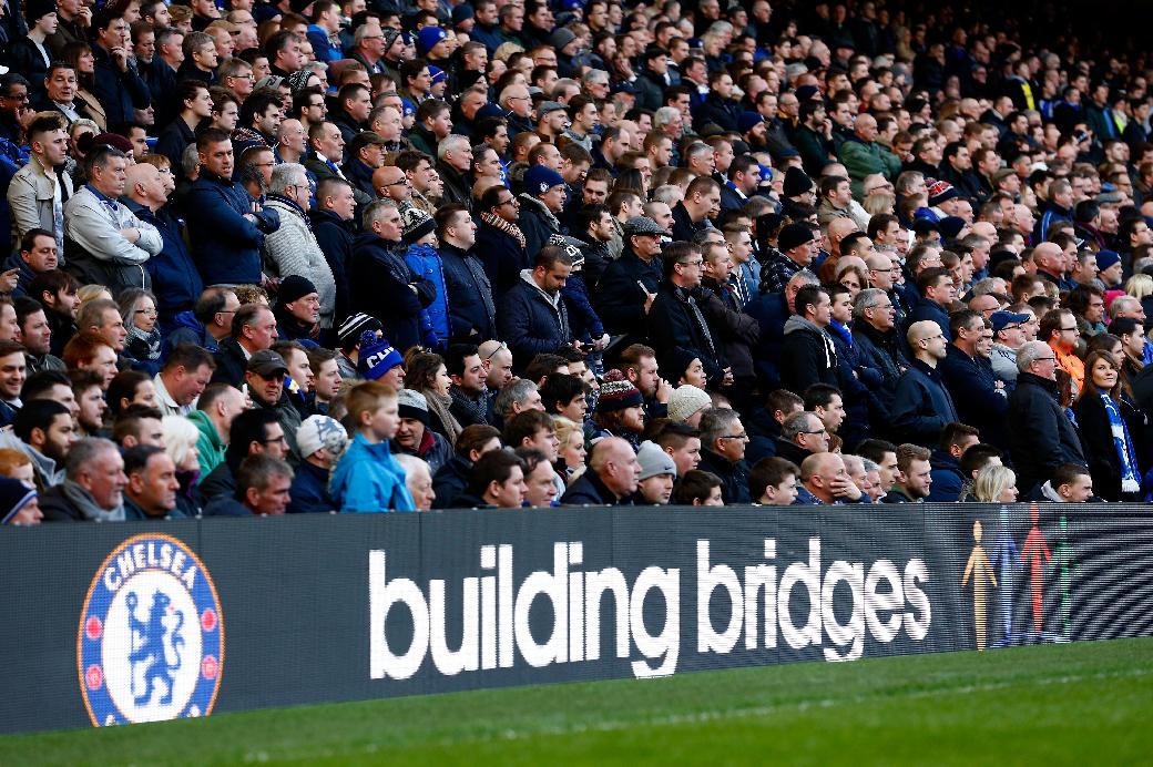 Chelsea y todo un Stamford Bridge en contra del racismo  - 4