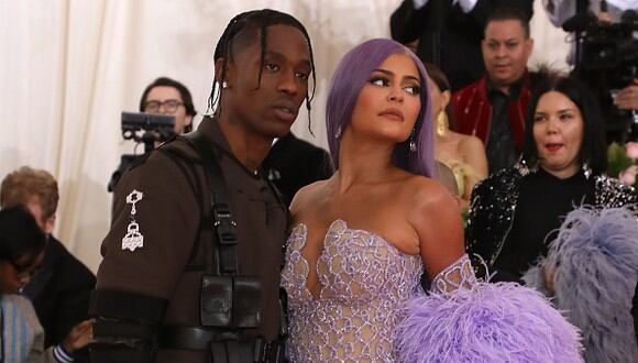 Kylie Jenner y Travis Scott terminaron su relación debido a una serie de infidelidades que habría cometido el rapero (Foto: AFP)