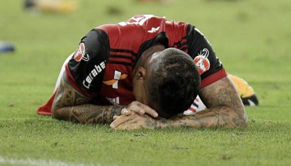 De acuerdo con Globoesporte, la interna de Flamengo no tiene mayores intenciones de renovar el vínculo de Paolo Guerrero, el cual expira a inicios de agosto. (Foto: UOL Esporte)
