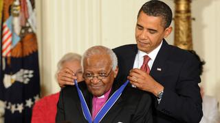 Obama recuerda al fallecido Desmond Tutu como un “mentor”, una “brújula moral” que peleó contra la injusticia