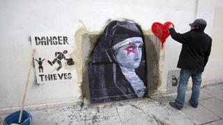 Dos obras de Banksy son retiradas de una subasta tras polémica sobre su procedencia