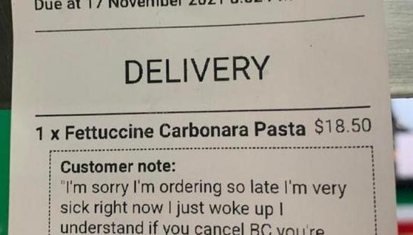 Esta es la nota que incluyó el cliente al momento de pagar: “Siento si estoy pidiendo muy tarde, pero estoy muy enferma y me acabo de levantar. Entiendo que me cancelen si están intentando cerrar la tienda”.  (Foto: Reddit)