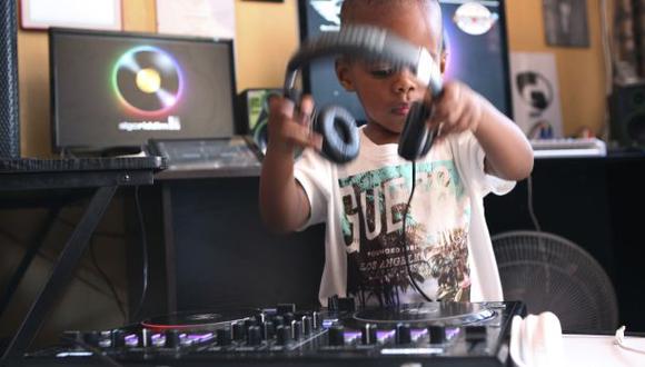 El DJ de 2 años que causa sensación en Sudáfrica [VIDEO]