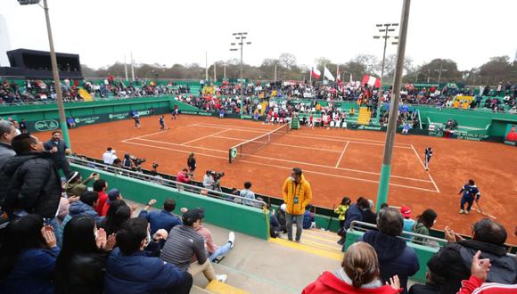 El público peruano alentó -algunos faltaron el respeto- pero no al final no celebró en la Copa Davis. (Foto: Jesús Saucedo / GEC)