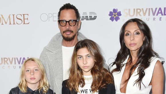 Chris Cornell junto a su esposa e hijos en la proyección del filme "The Promise" en Nueva York en abril de este año. (Foto: AFP)