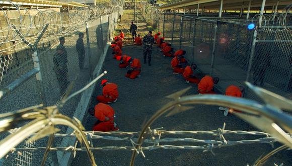 A la fecha, en Guantánamo hay 39 hombres recluidos, 27 de ellos sin cargos penales en su contra. (Foto: AP / Archivo)