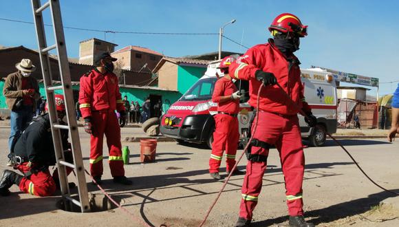 La menor se encontraba ayudando a su madre en la venta de productos cuando ocurrió el hecho. Bomberos y policías llegaron a la zona para los trabajos de búsqueda. (Foto: Melissa Valdivia)