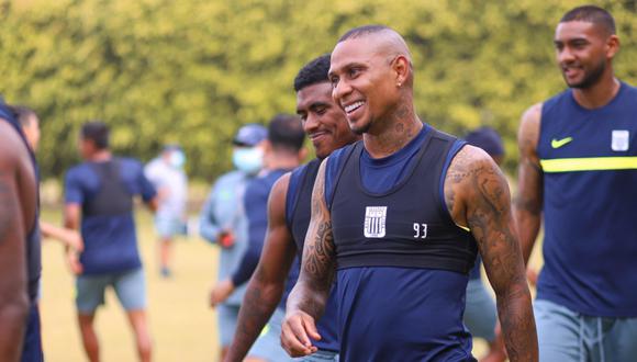 Arley Rodríguez asistió en dos oportunidades en el triunfo del conjunto blanquiazul. Foto: Alianza Lima.