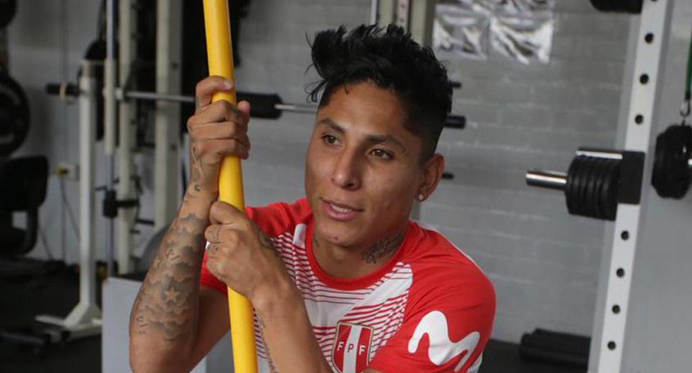 Raúl Ruidíaz no evitó pronunciarse sobre Universitario tras sumarse a los entrenamientos de Perú. | Foto: FPF