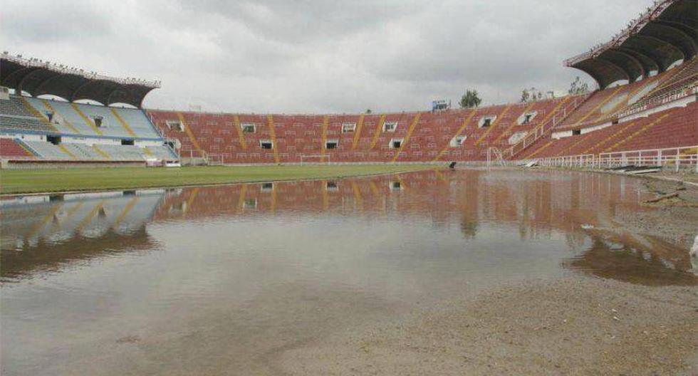 Así quedó el estadio Monumental Arequipa de la U.N.S.A.  a causa de la precipitación. (Foto: adfp.org.pe)