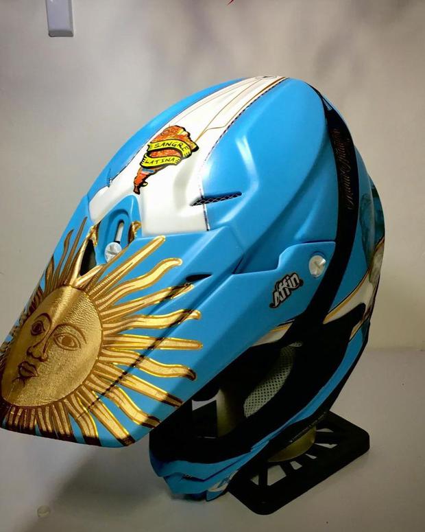 The helmet that Manuel Andújar will wear in the Dakar 2022. (Photo: Instagram)
