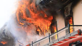 Trujillo: incendio consume casona de más de 100 años en Centro Histórico | FOTOS