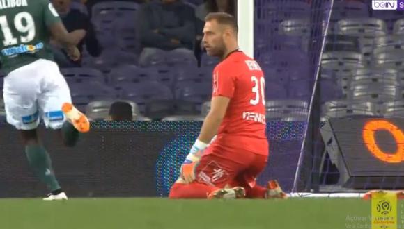 Un insólito hecho ocurrió en la Liga 1 de Francia, la mala comunicación entre el defensa y portero del Toulouse, generó un gol en contra. El video ya es viral en YouTube (Foto: captura de pantalla)