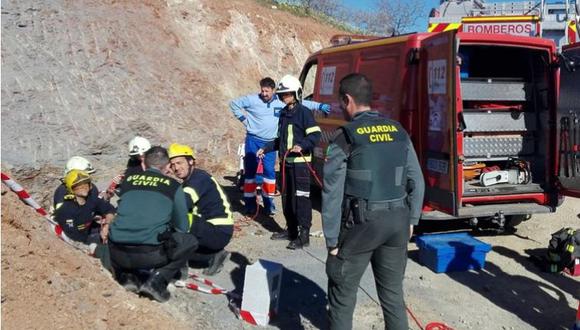 Málaga | España: La desesperada búsqueda de un niño de 2 años que cayó a un pozo de más de 100 metros y 25 cm de diámetro.
