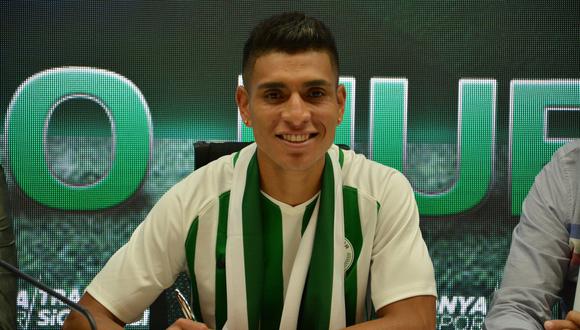 "Ahora que soy futbolista de Konyaspor trabajaré duro y con mucha ambición para conseguir muchos logros", dijo Paolo Hurtado en su presentación oficial. (Foto: Facebook)