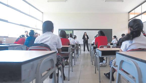 Colegio de Profesores rechaza que se amplíe el aforo al 100%, tal como lo propone el ministro de Salud, Hernán Condori. (Foto: GEC)