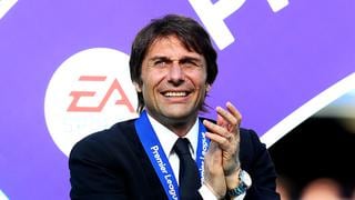 Chelsea: Antonio Conte fue premiado como el mejor entrenador del año en Inglaterra