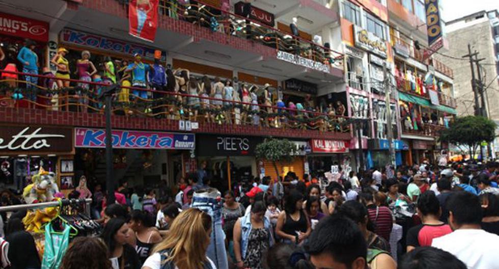 Miles de peruanos acuden a Gamarra para comprar ropa para Navidad. (Foto: Andina)