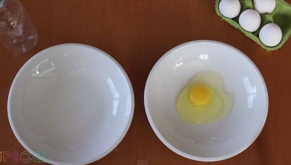 YouTube: separar la yema de la clara de un huevo es muy fácil