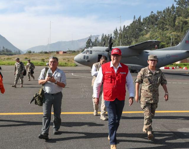 El ministro de Defensa, José Huertas, llegó a Áncash para entregar ayuda humanitaria. (Foto: Ministerio de Defensa)